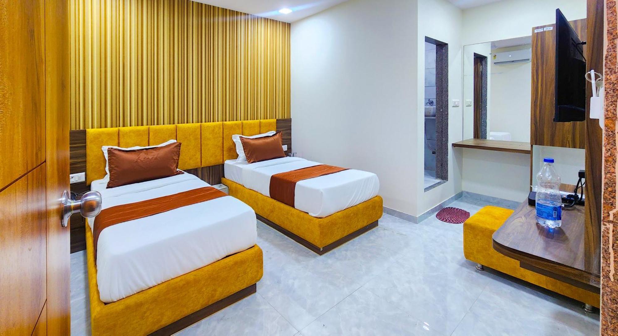 Hotel Nova Blue Ahmedabad Exterior foto